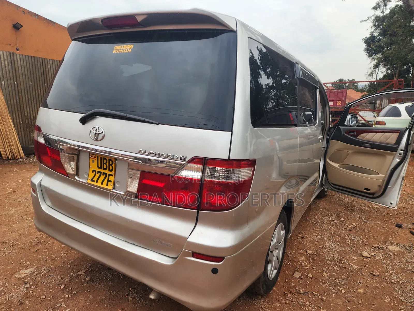 Toyota Alphard 2005 Silver