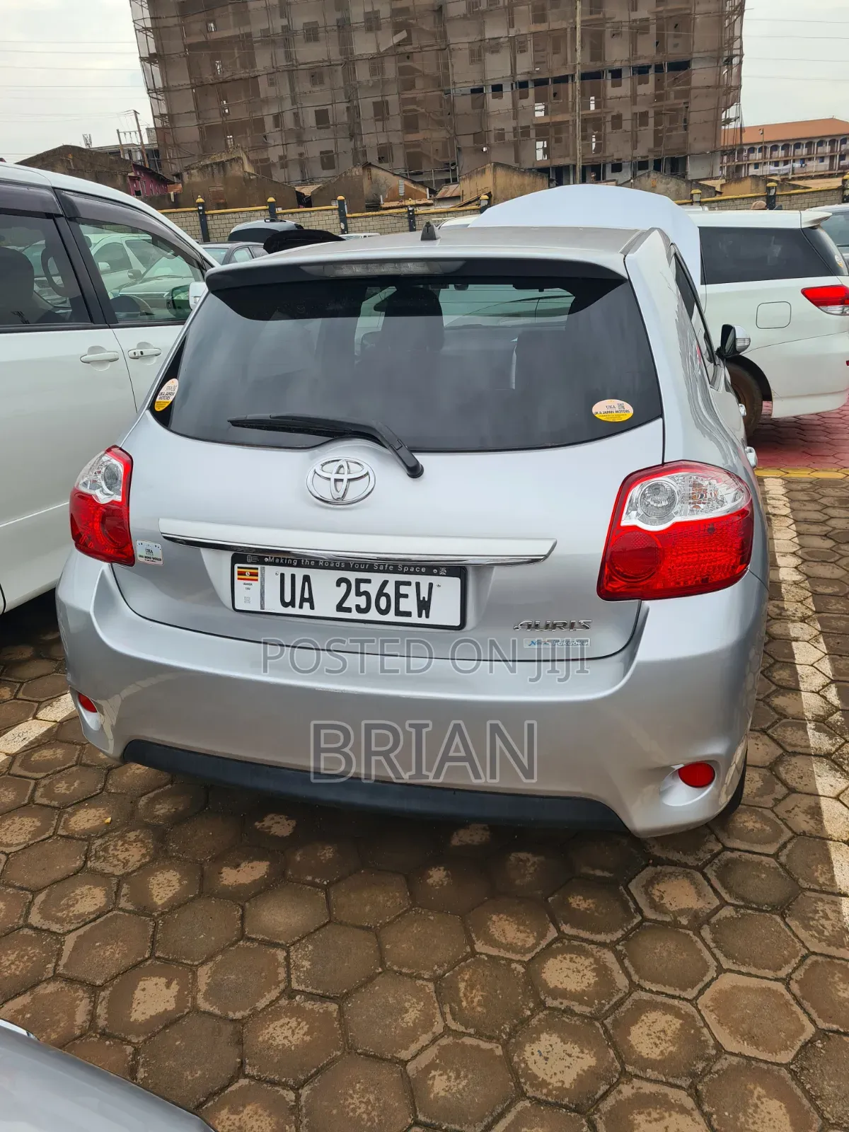 Toyota Auris 2011 Silver