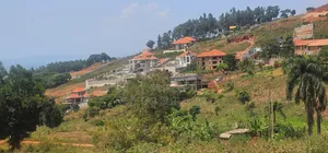 25 Decimals at Bwebajja Dundu Entebbe Road With Clear Lake 250m Ugx