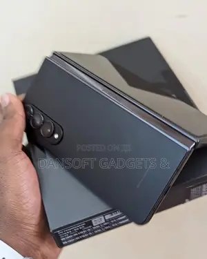 New Samsung Galaxy Z Fold4 256 GB Gray