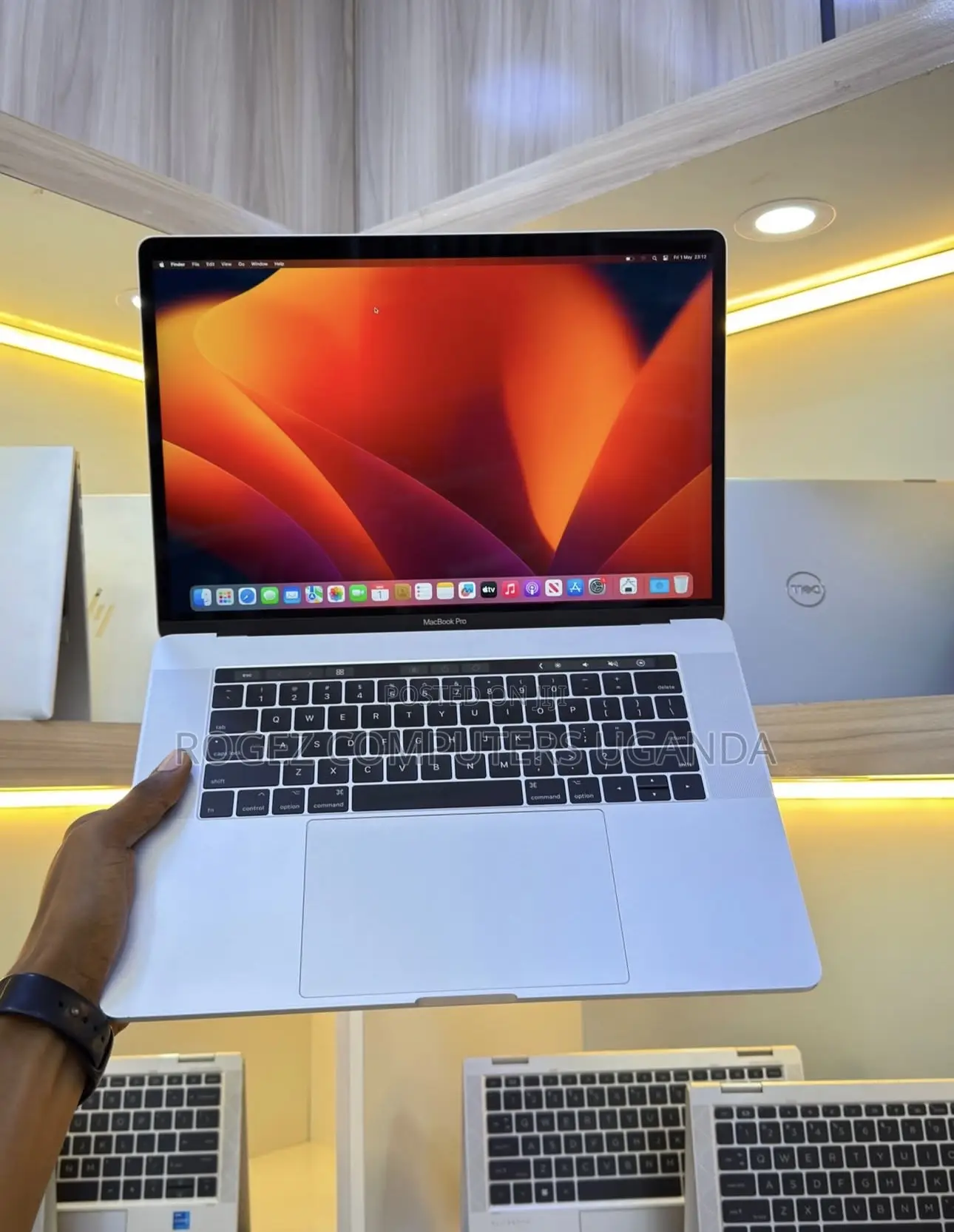 New Laptop Apple MacBook Pro 2017 16GB Intel Core i7 SSD 512GB