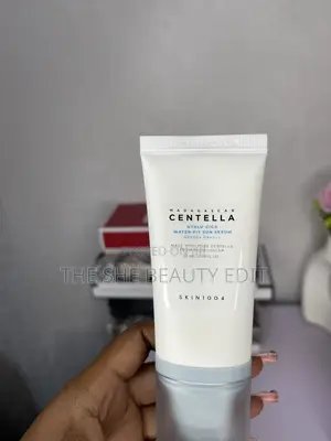 Skin1004 Madagascar Centella Hyula Cica Water Fit Sunscreen