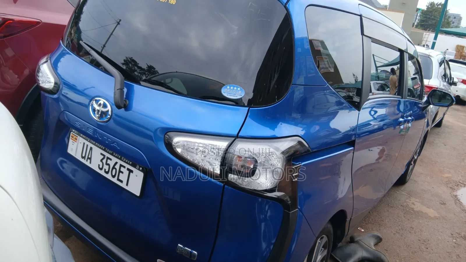 Toyota Sienta 2016 Blue