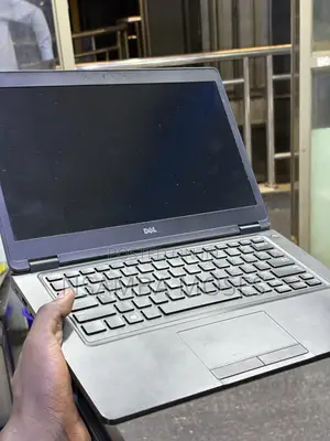 Laptop Dell Latitude 5290 4GB Intel Core i3 SSD 128GB