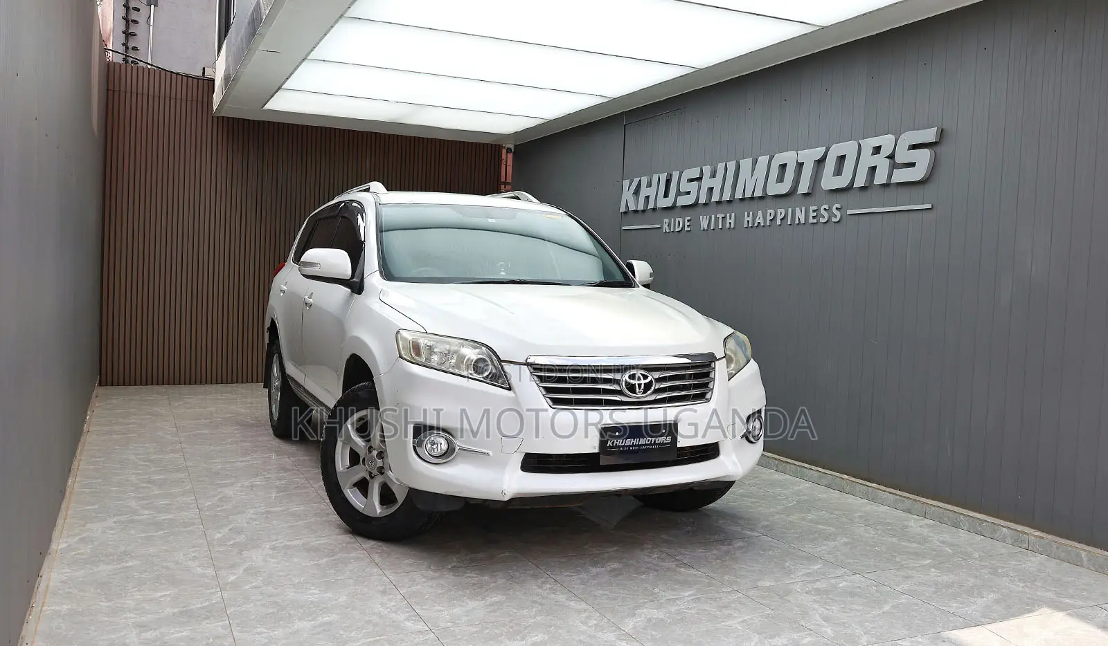 Toyota Vanguard 2012 White