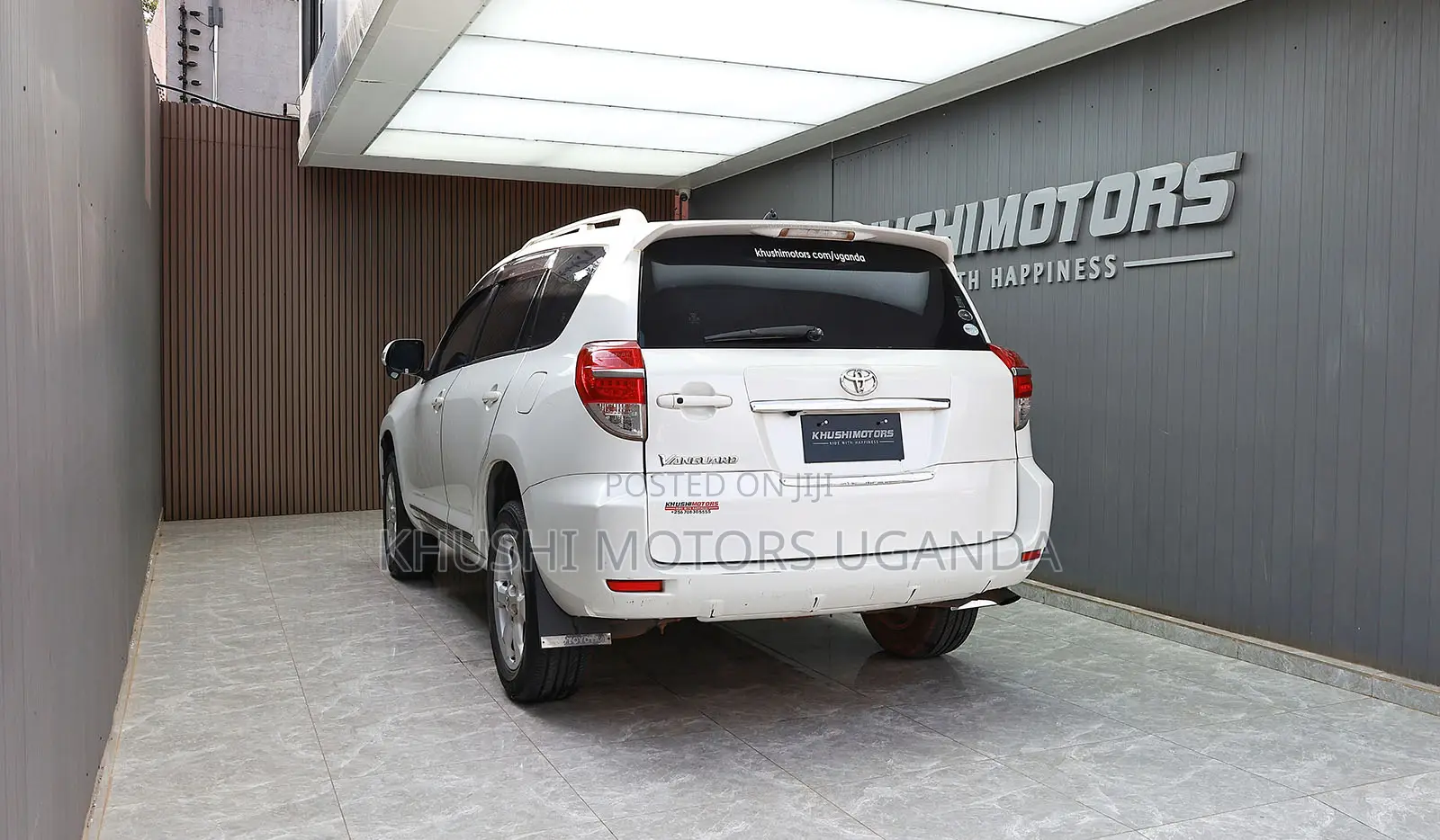 Toyota Vanguard 2012 White