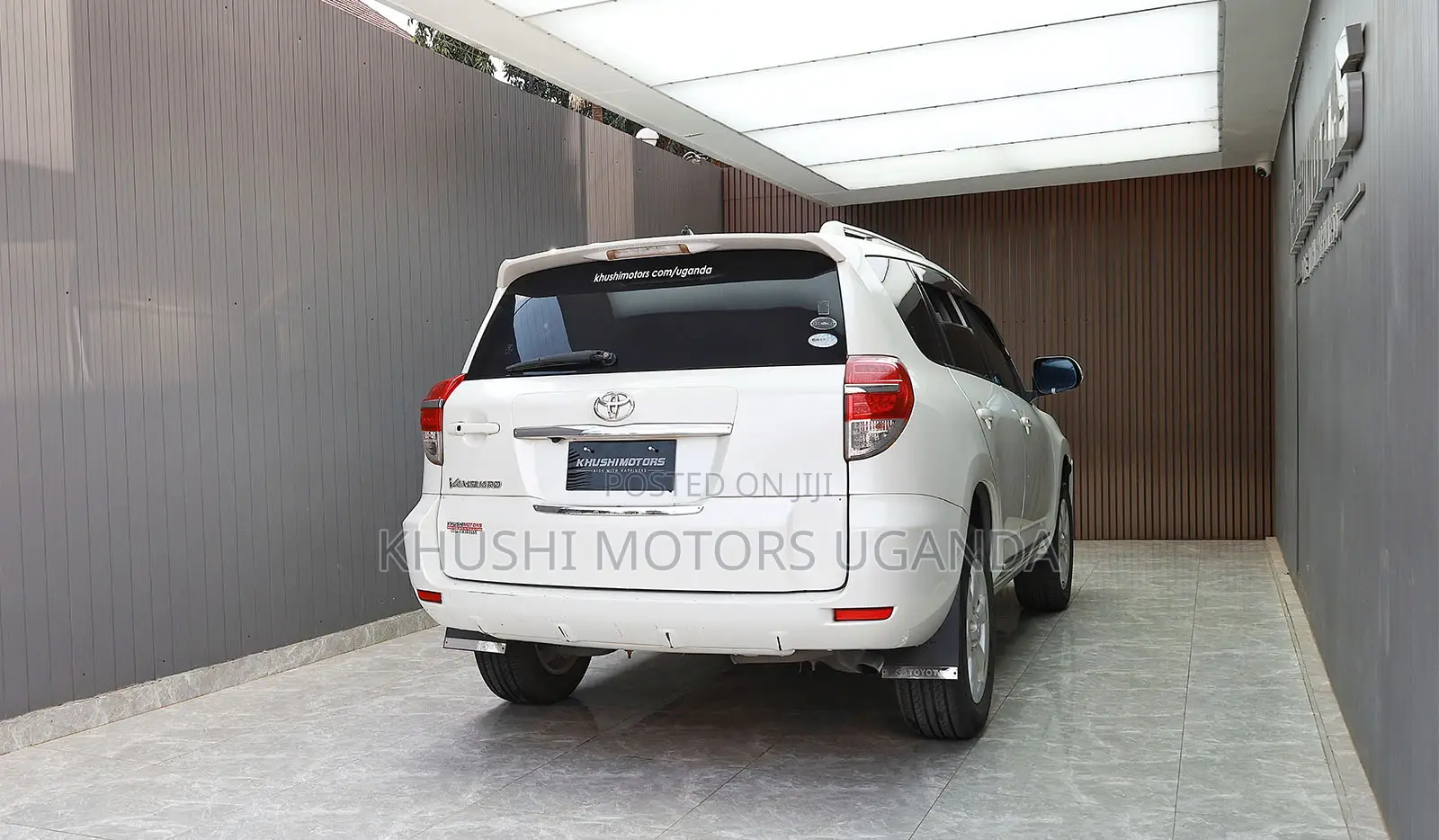 Toyota Vanguard 2012 White