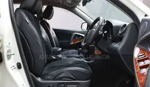 Toyota Vanguard 2012 White