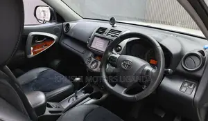 Toyota Vanguard 2012 White