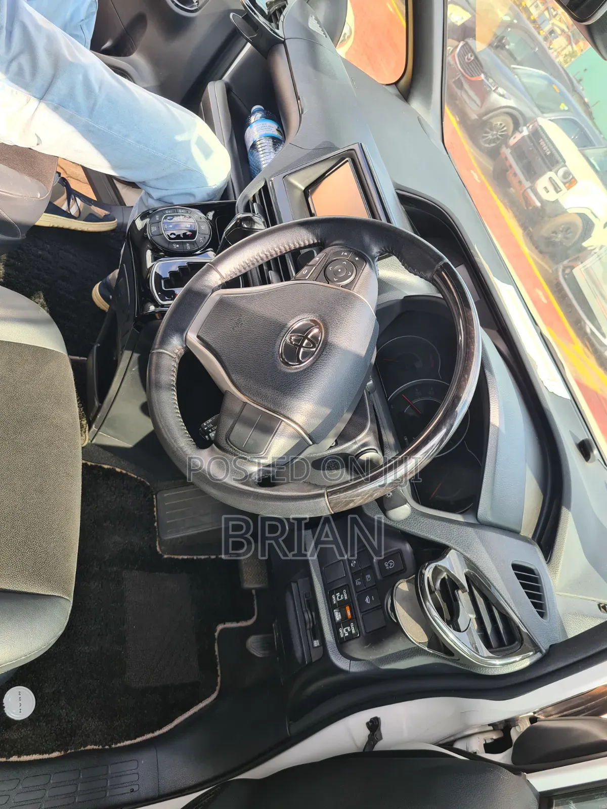 Toyota Noah 2020 White