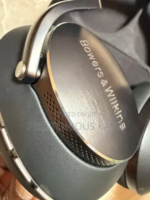 Bowers and Wilkins Px8 Headphone