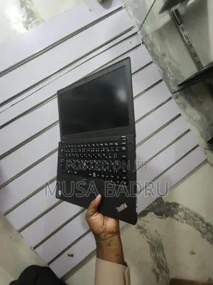 Laptop Lenovo ThinkPad X260 4GB Intel Core i3 HDD+SSD 320GB