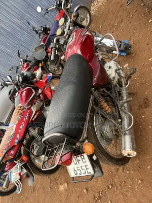 Bajaj Boxer 100 2022 Red
