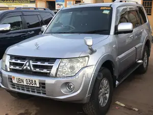 Mitsubishi Pajero 2014 Silver
