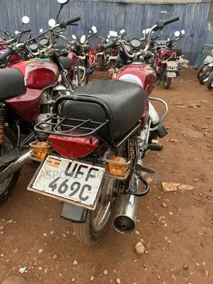 Bajaj Boxer 100 2022 Red