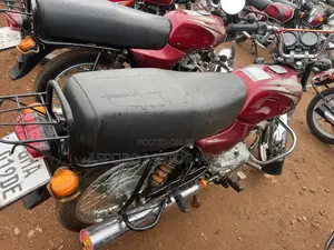 Bajaj Boxer 100 2025 Red
