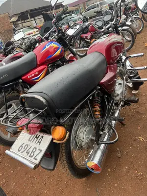 Bajaj Boxer 100 2025 Red