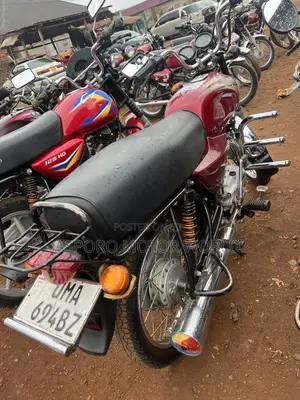 Bajaj Boxer 100 2025 Red