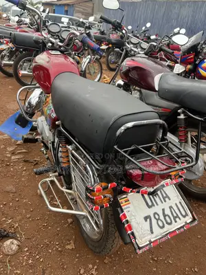 Bajaj Boxer 100 2025 Red