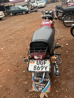 Bajaj Boxer 100 2024 Red