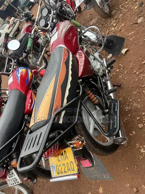 Bajaj Boxer 100 2026 Red