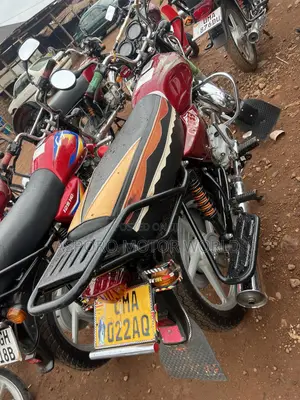 Bajaj Boxer 100 2026 Red