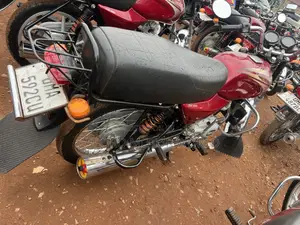 Bajaj Boxer 100 2026 Red