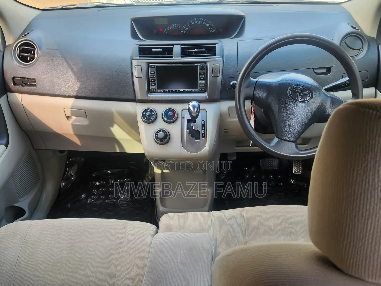 Toyota Passo Sette 2010 Brown