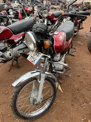 Bajaj Boxer 100 2022 Red