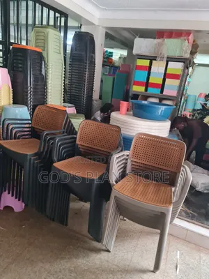Modern Sculpted Plastic Chairs Plastic Chairs