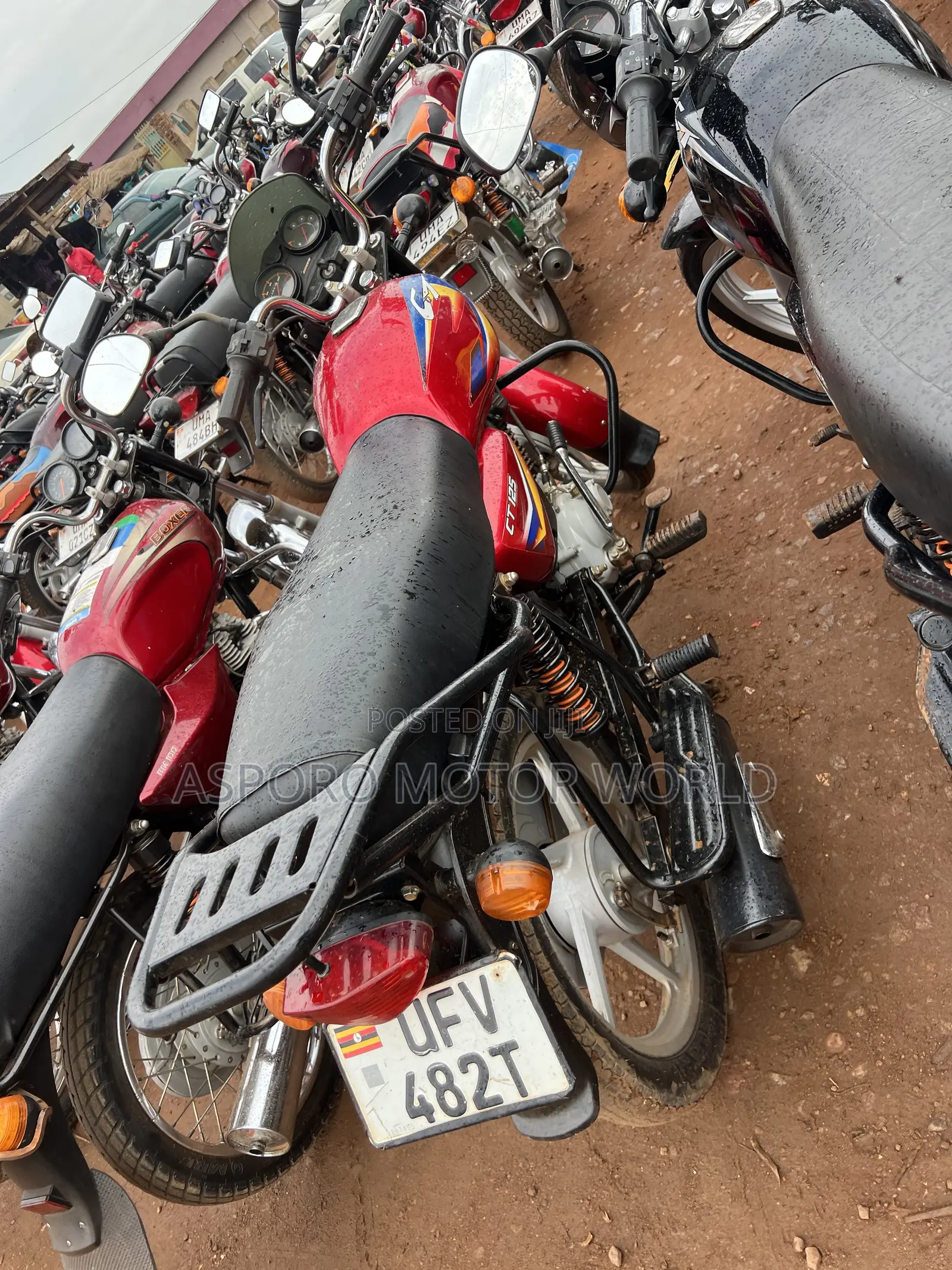 Bajaj CT 125X 2023 Red