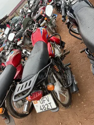 Bajaj CT 125X 2023 Red