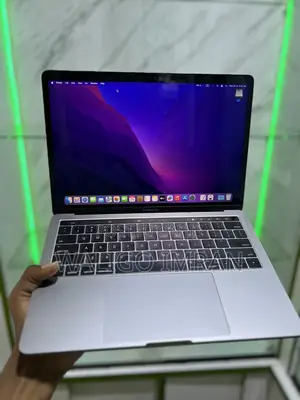 Laptop Apple MacBook Pro 2017 8GB Intel Core i5 SSD 256GB