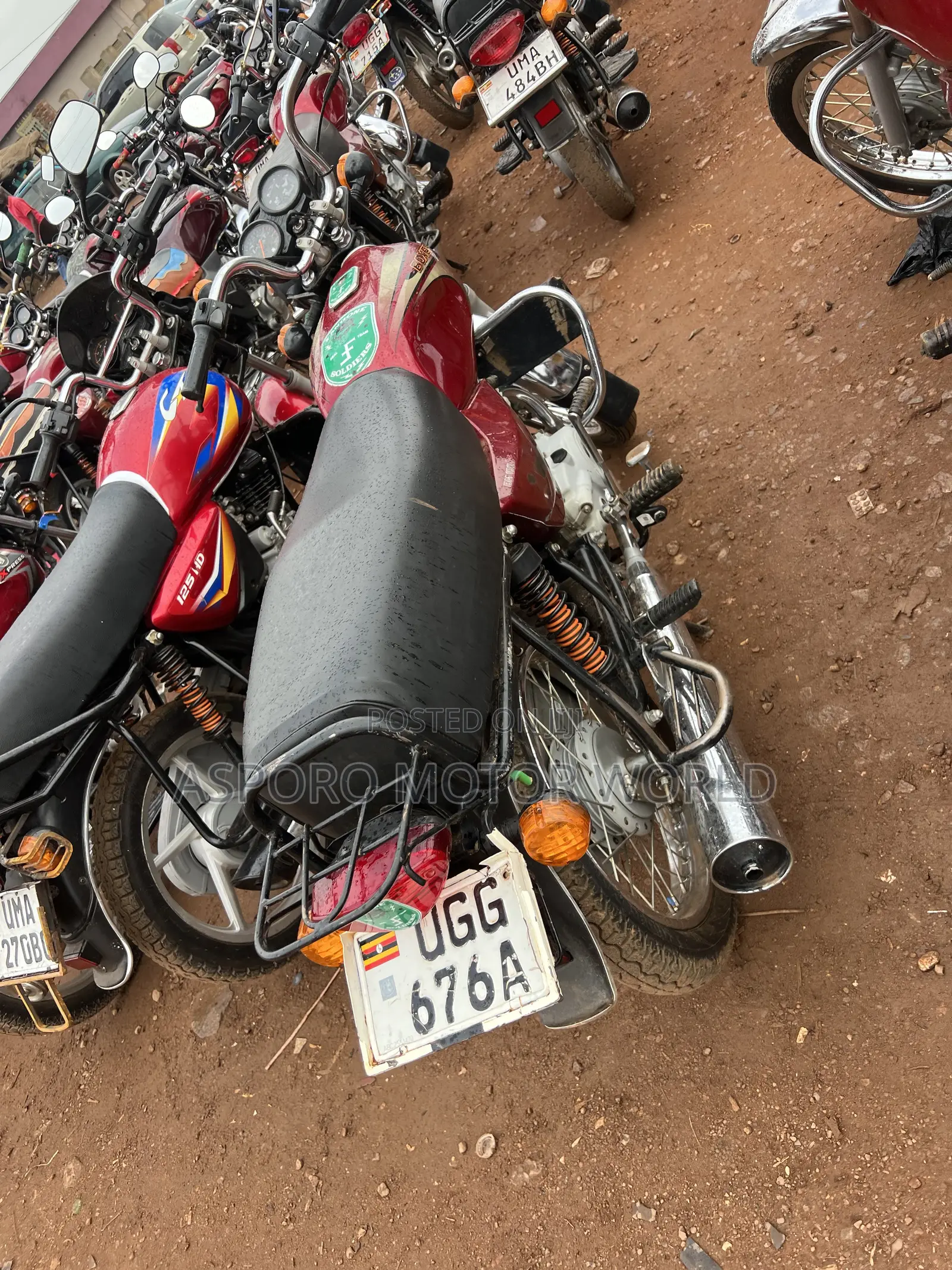 Bajaj Boxer 100 2024 Red