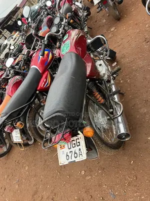 Bajaj Boxer 100 2024 Red