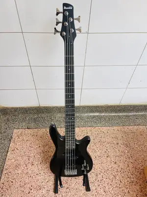 Brandnew Ibanez Japan Made Black 5strings Bass Guitar