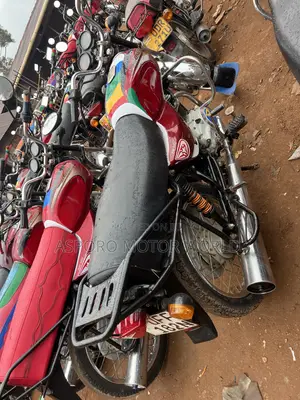 Bajaj Boxer 100 2022 Red