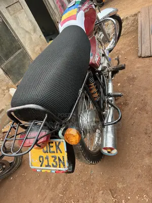 Bajaj Boxer 100 2018 Red