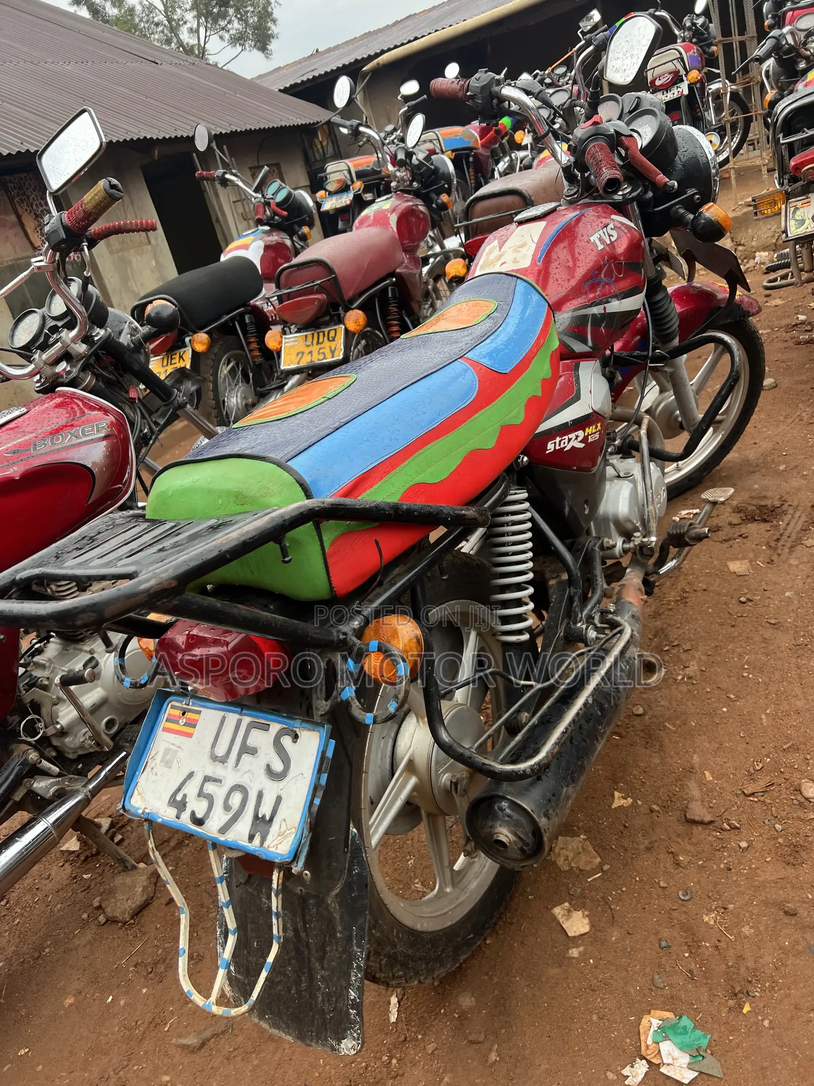 TVS HLX 125 2022 Red