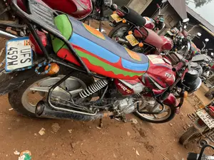 TVS HLX 125 2022 Red