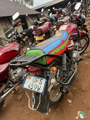 TVS HLX 125 2022 Red