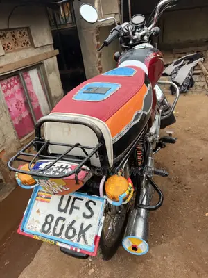 Bajaj Boxer 100 2023 Red
