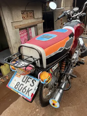Bajaj Boxer 100 2023 Red