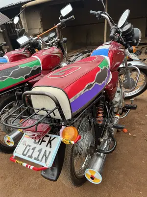 Bajaj Boxer 100 2022 Red