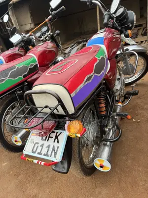 Bajaj Boxer 100 2022 Red