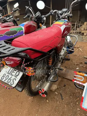 Bajaj Boxer 100 2020 Red