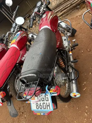 Bajaj Boxer 100 2024 Red