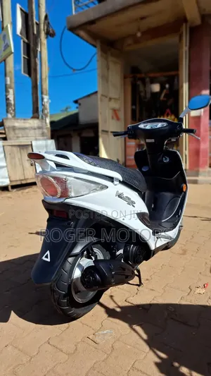 Yamaha Majesty 2025 White