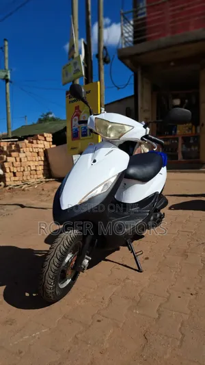 Yamaha Majesty 2025 White