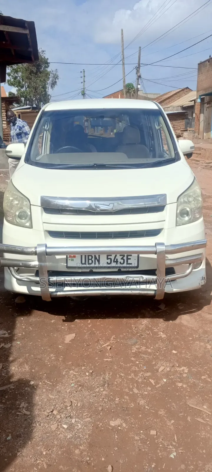 Toyota Noah 2010 White